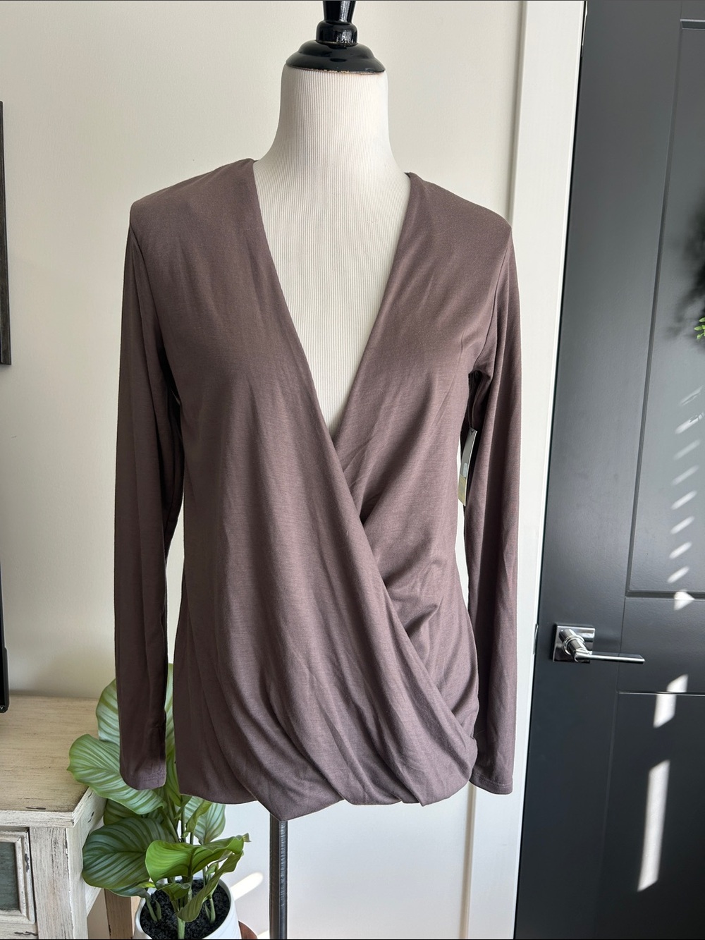 πΊ π S plum truffle brown shade wrap front athletic casual top